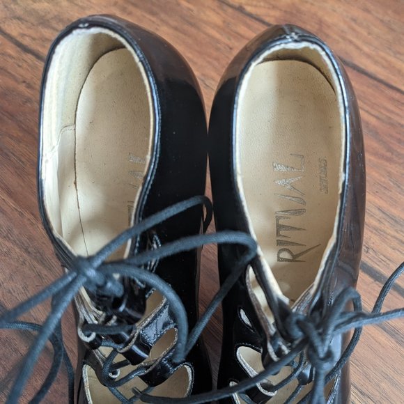 Ritual Gothic Black Patent Ghillie Pumps - Picture 5 of 9